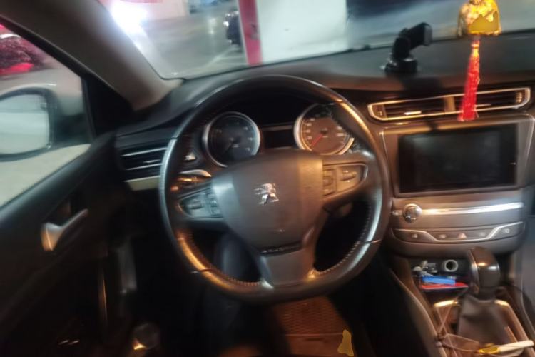 Used Peugeot 408 2016 1.6T Automatic Luxury Edition Steering Wheel