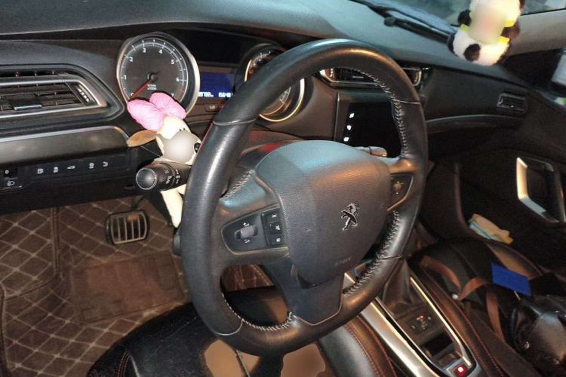 Used Peugeot 408 2016 1.6T Automatic Luxury Edition Steering Wheel