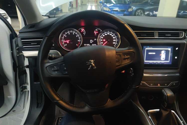 Used Peugeot 408 2016 1.6T Automatic Luxury Edition Steering Wheel
