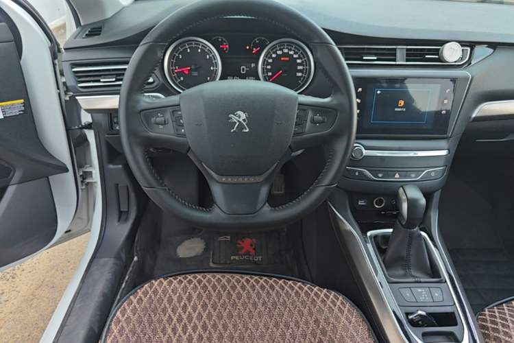 Used Peugeot 408 2016 1.6T Automatic Luxury Edition Steering Wheel