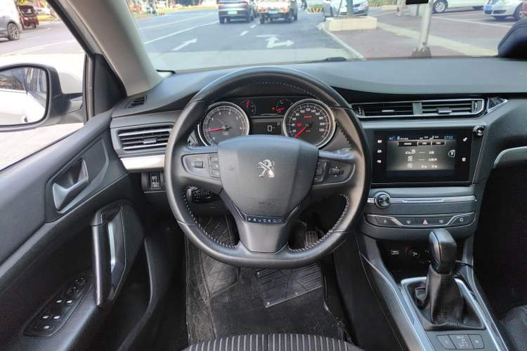 Used Peugeot 408 2016 1.6T Automatic Luxury Edition Steering Wheel
