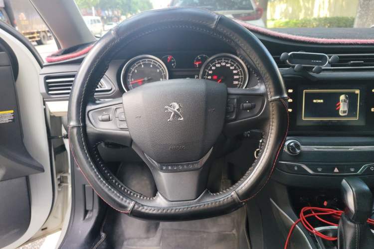 Used Peugeot 408 2016 1.6T Automatic Luxury Edition Steering Wheel