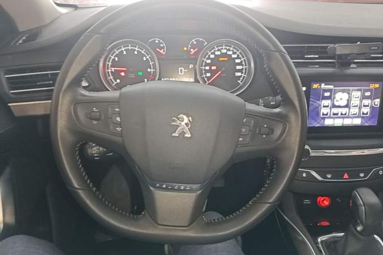 Used Peugeot 408 2016 1.6T Automatic Luxury Edition Steering Wheel