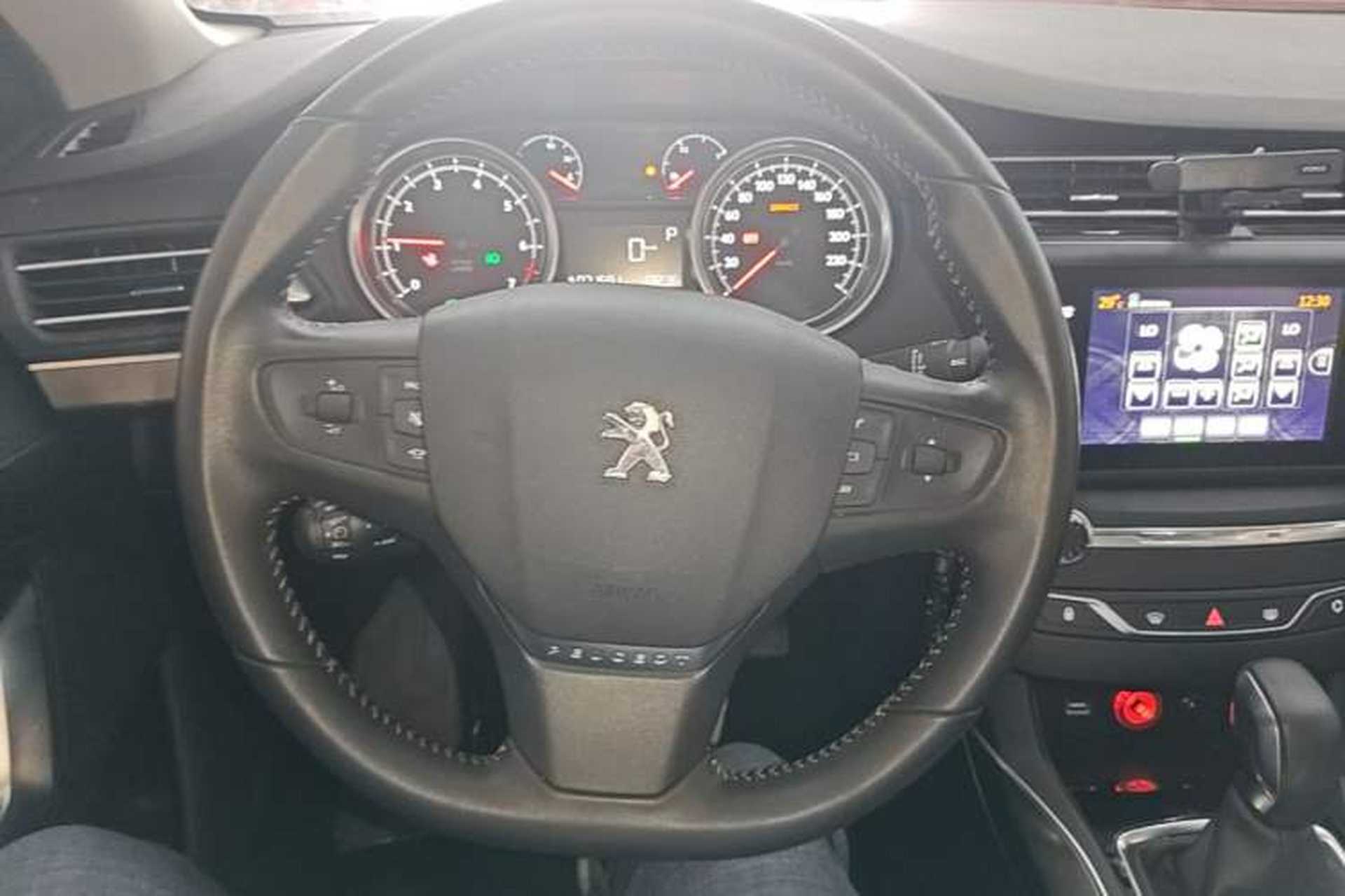 Used Peugeot 408 2016 1.6T Automatic Luxury Edition Steering Wheel