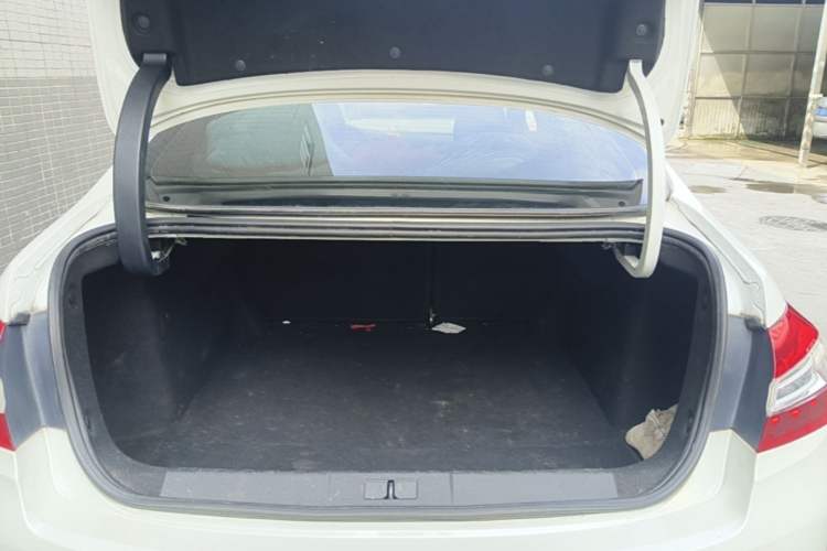 Used Peugeot 408 2016 1.6T Automatic Luxury Edition Trunk