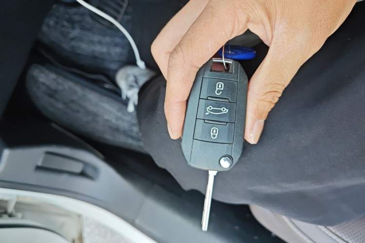 Used Peugeot 408 2016 1.6T Automatic Luxury Edition Vehicle Key