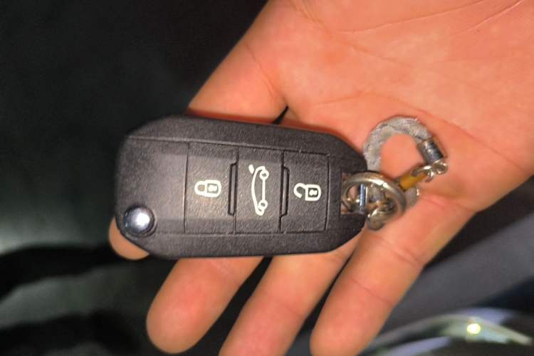 Used Peugeot 408 2016 1.6T Automatic Luxury Edition Vehicle Key