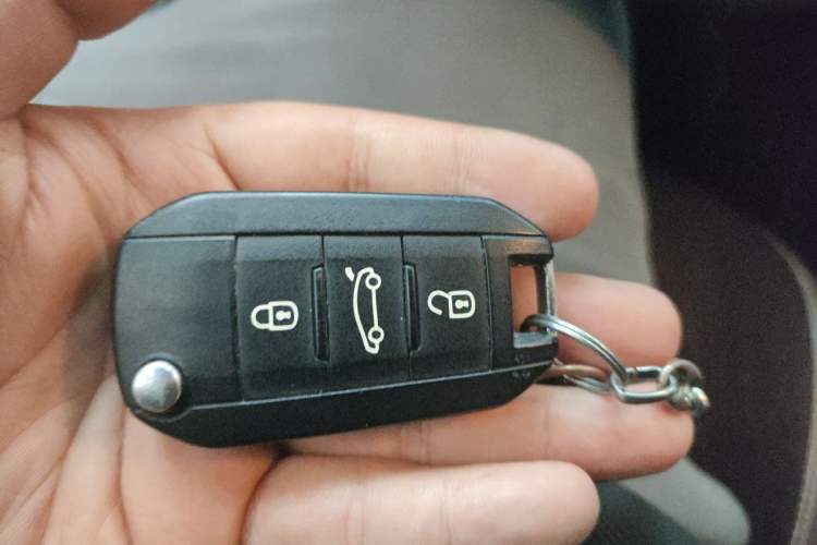 Used Peugeot 408 2016 1.6T Automatic Luxury Edition Vehicle Key