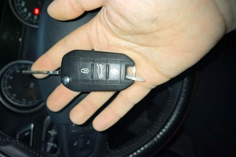 Used Peugeot 408 2016 1.6T Automatic Luxury Edition Vehicle Key