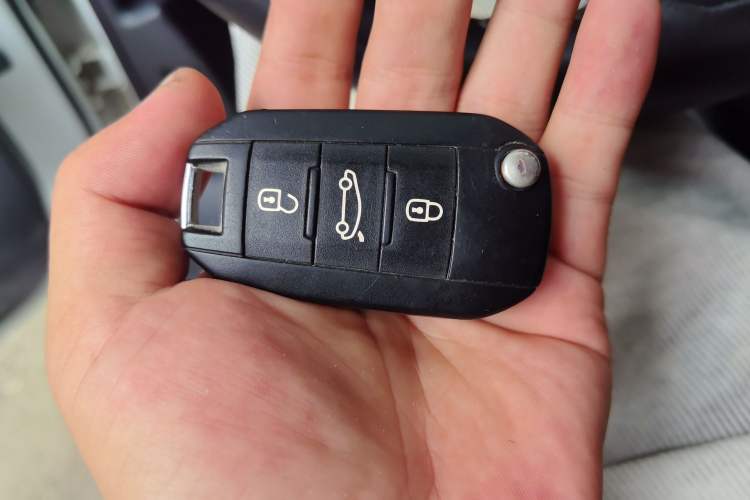 Used Peugeot 408 2016 1.6T Automatic Luxury Edition Vehicle Key