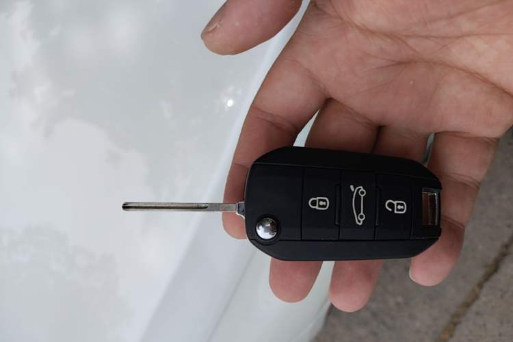 Used Peugeot 408 2016 1.6T Automatic Luxury Edition Vehicle Key