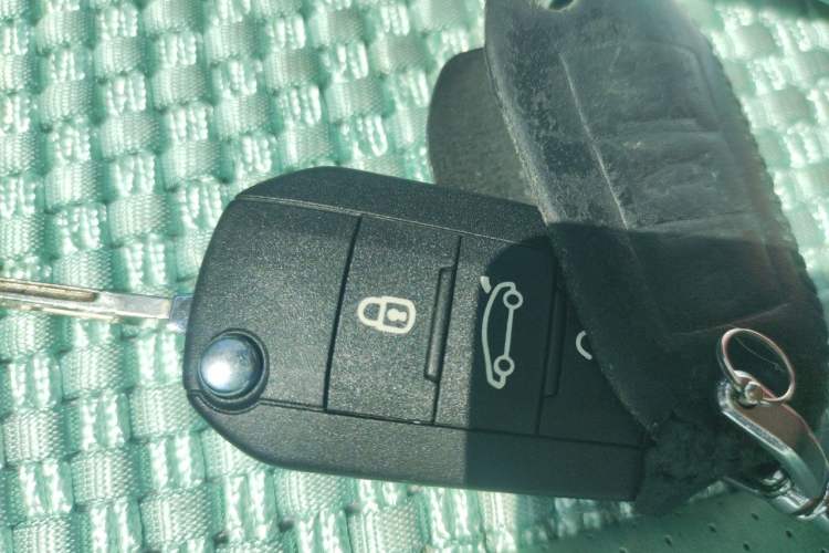 Used Peugeot 408 2016 1.6T Automatic Luxury Edition Vehicle Key