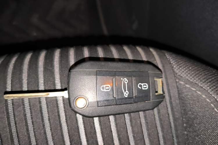 Used Peugeot 408 2016 1.6T Automatic Luxury Edition Vehicle Key