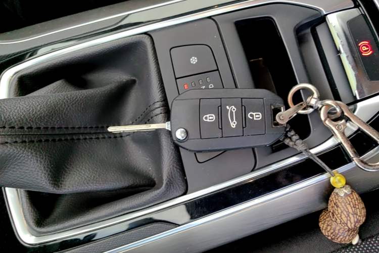 Used Peugeot 408 2016 1.6T Automatic Luxury Edition Vehicle Key