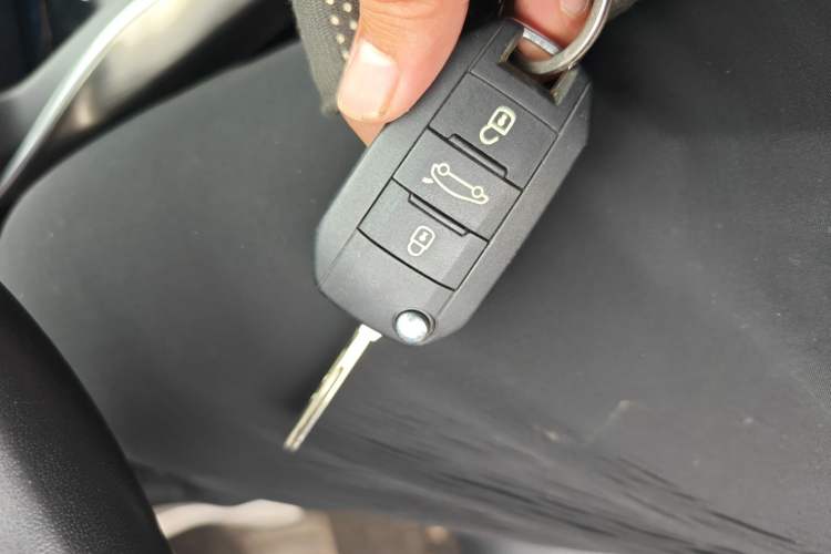Used Peugeot 408 2016 1.6T Automatic Luxury Edition Vehicle Key