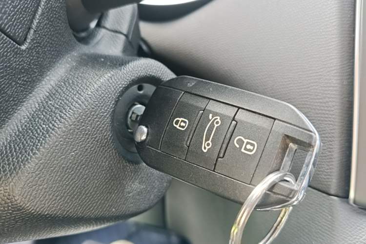 Used Peugeot 408 2016 1.6T Automatic Luxury Edition Vehicle Key