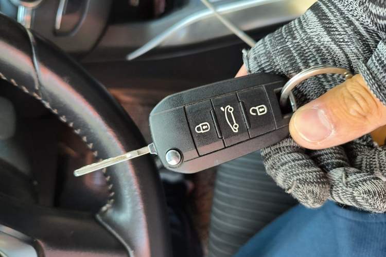 Used Peugeot 408 2016 1.6T Automatic Luxury Edition Vehicle Key