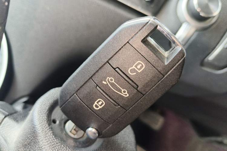 Used Peugeot 408 2016 1.6T Automatic Luxury Edition Vehicle Key