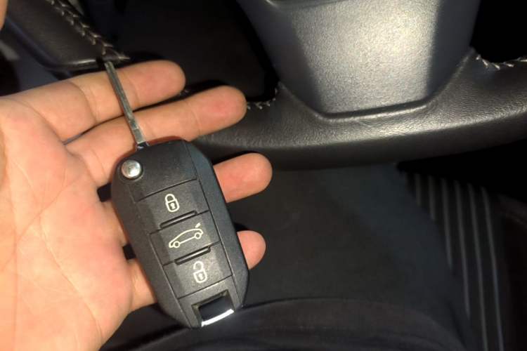 Used Peugeot 408 2016 1.6T Automatic Luxury Edition Vehicle Key