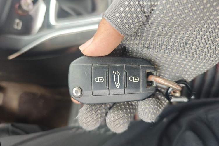Used Peugeot 408 2016 1.6T Automatic Luxury Edition Vehicle Key