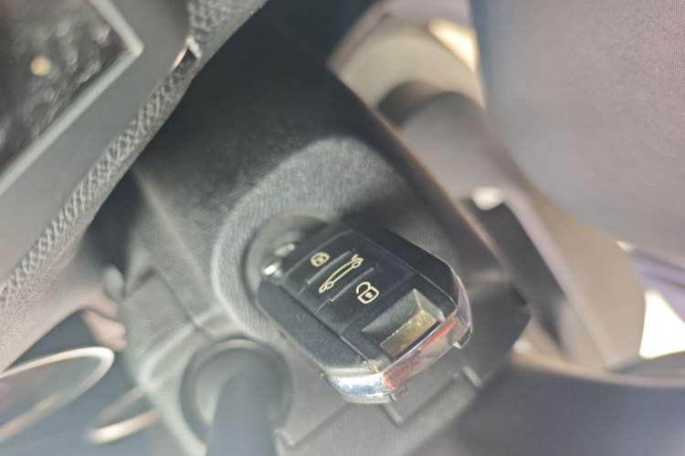 Used Peugeot 408 2016 1.6T Automatic Luxury Edition Vehicle Key
