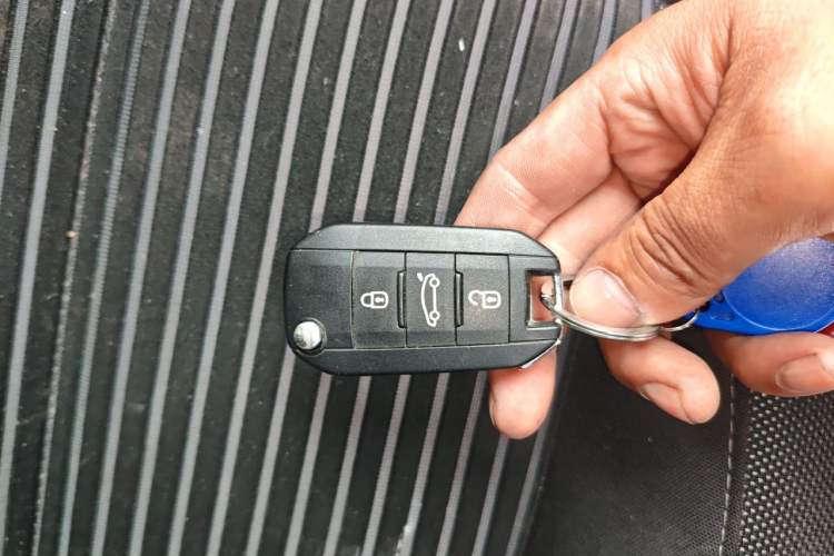 Used Peugeot 408 2016 1.6T Automatic Luxury Edition Vehicle Key