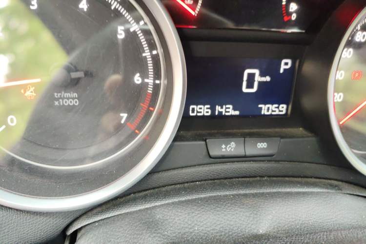 Used Peugeot 408 2016 1.6T Automatic Luxury Edition Odometer Close Up