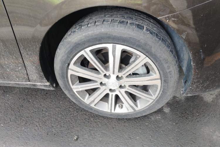 Used Peugeot 408 2016 1.6T Automatic Luxury Edition Right Front Wheel Hub