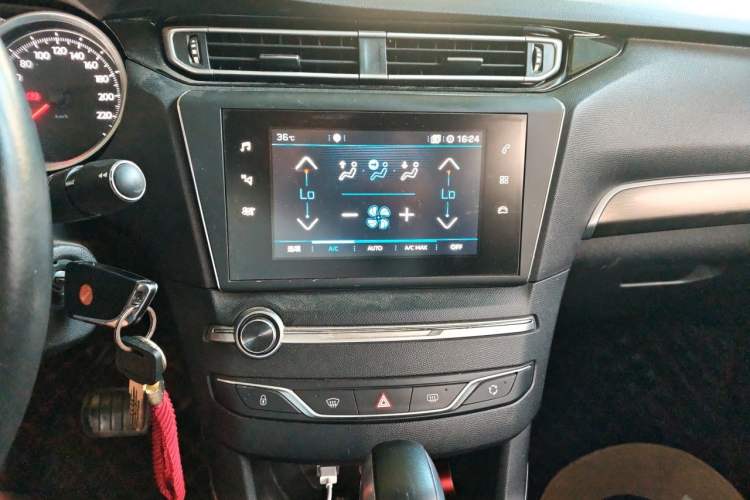 Used Peugeot 408 2018 350THP Automatic Luxury Edition Audio And AC Panel