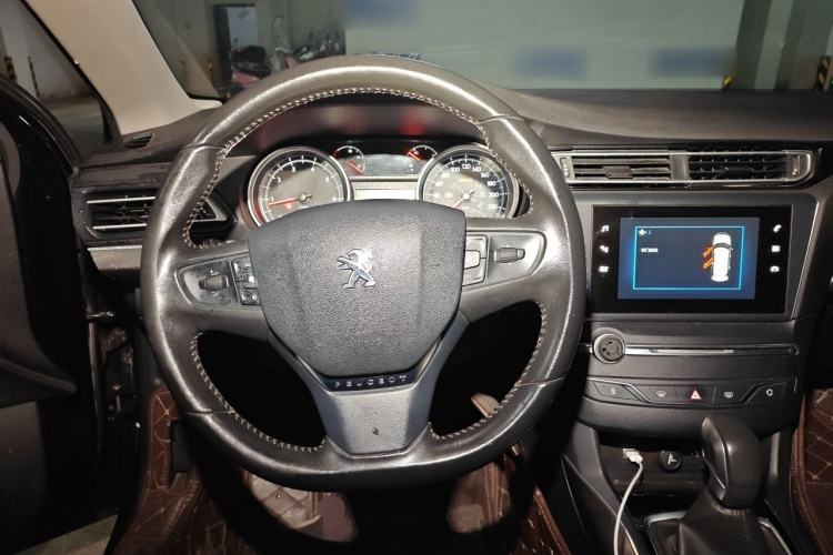 Used Peugeot 408 2018 350THP Automatic Luxury Edition Center Console