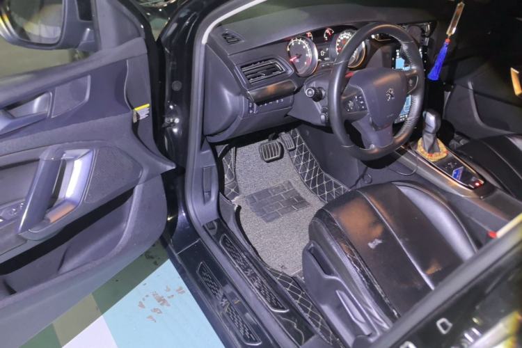 Used Peugeot 408 2018 Revised 350THP Automatic Luxury Edition Driver Seat