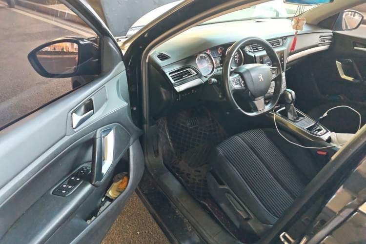 Used Peugeot 408 2018 350THP Automatic Luxury Edition Driver Seat