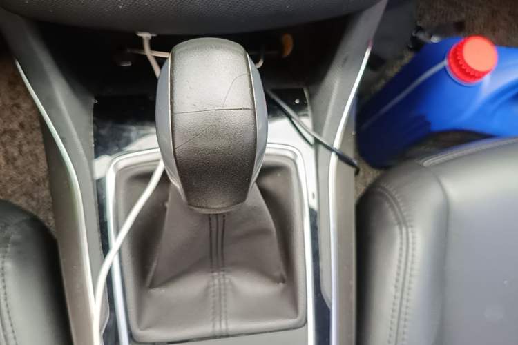 Used Peugeot 408 2018 350THP Automatic Luxury Edition Gear Lever