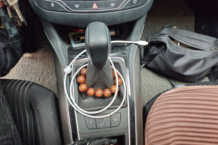 Used Peugeot 408 2018 350THP Automatic Luxury Edition Gear Lever