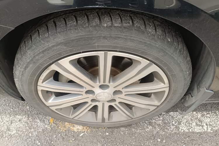 Used Peugeot 408 2018 350THP Automatic Luxury Edition Left Front Wheel Hub