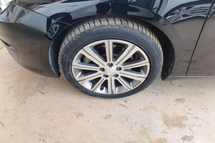 Used Peugeot 408 2018 350THP Automatic Luxury Edition Left Front Wheel Hub