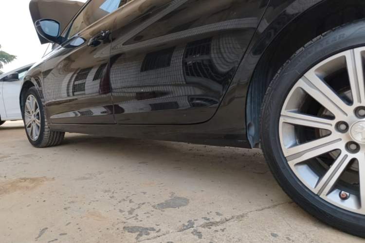 Used Peugeot 408 2018 350THP Automatic Luxury Edition Left Side Sill