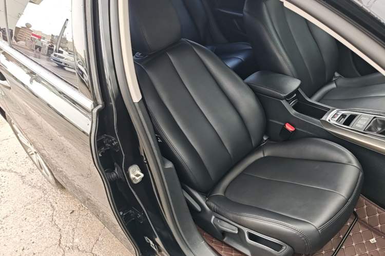 Used Peugeot 408 2018 350THP Automatic Luxury Edition Right Front Seat