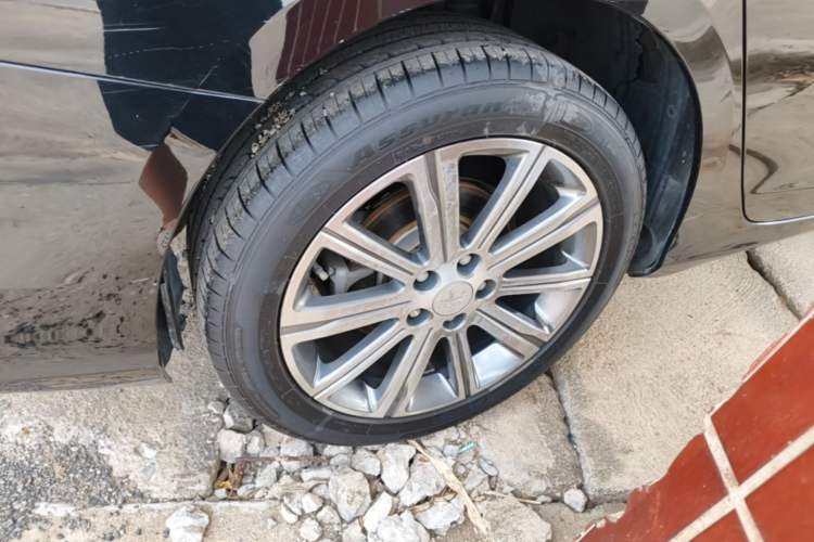 Used Peugeot 408 2018 350THP Automatic Luxury Edition Right Rear Wheel Hub