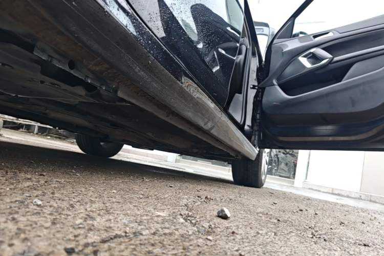 Used Peugeot 408 2018 350THP Automatic Luxury Edition Right Side Sill
