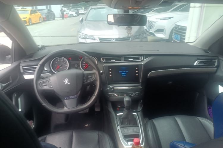 Used Peugeot 408 2018 350THP Automatic Luxury Edition Center Console