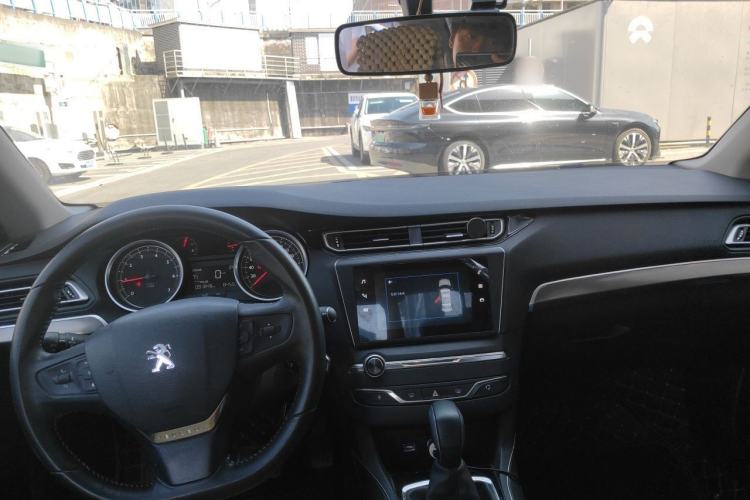 Used Peugeot 408 2018 Revised 350THP Automatic Luxury Edition Center Console