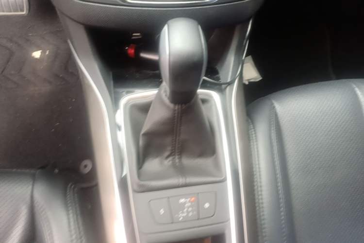 Used Peugeot 408 2018 350THP Automatic Luxury Edition Gear Lever