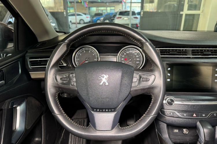 Used Peugeot 408 2018 Revised 350THP Automatic Luxury Edition Interior 11