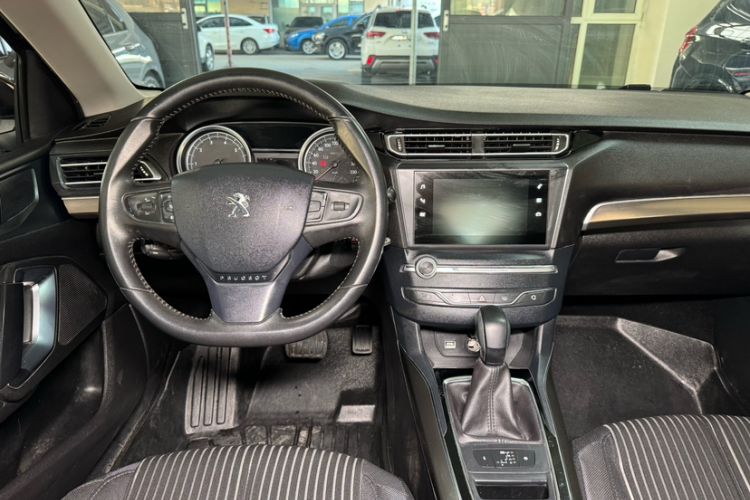 Used Peugeot 408 2018 Revised 350THP Automatic Luxury Edition Interior 4