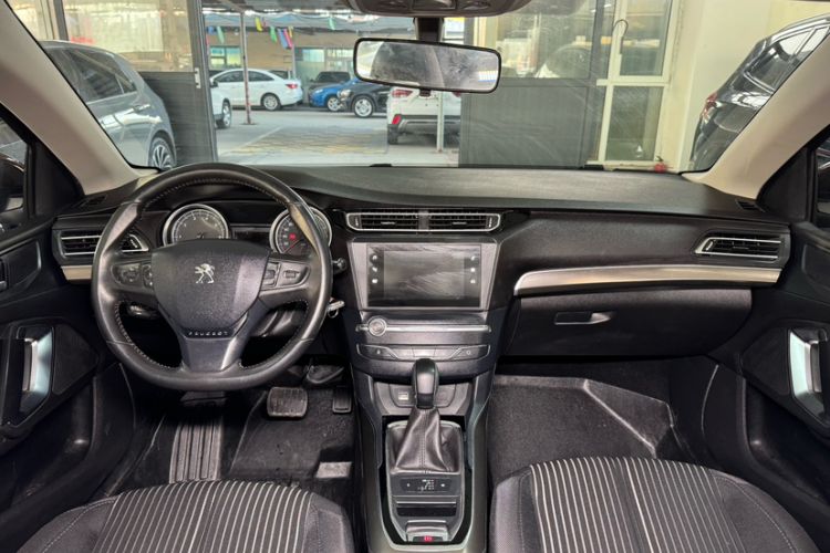 Used Peugeot 408 2018 Revised 350THP Automatic Luxury Edition Interior 6