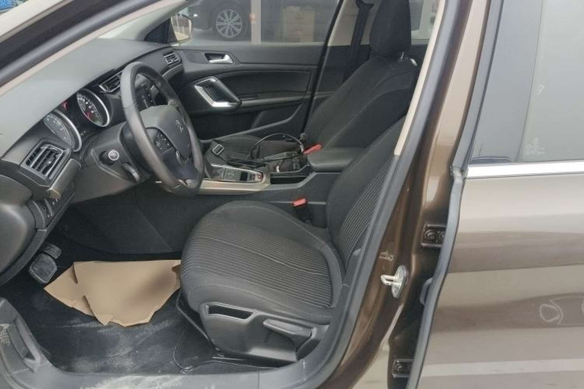 Used Peugeot 408 2018 350THP Automatic Luxury Edition Left Front Seat