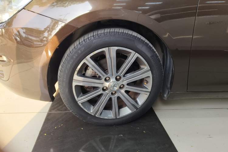 Used Peugeot 408 2018 350THP Automatic Luxury Edition Left Front Wheel Hub