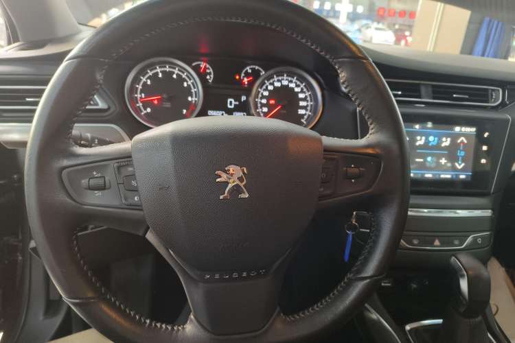 Used Peugeot 408 2018 350THP Automatic Luxury Edition Steering Wheel