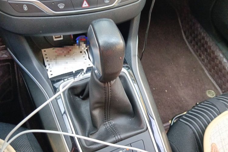 Used Peugeot 408 2018 230THP Automatic Luxury Edition Gear Lever